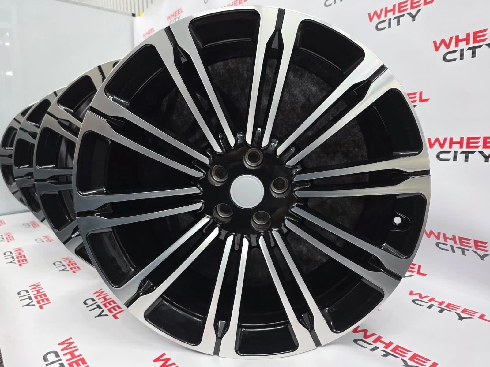 22" Range Rover/Land Rover Black Polished Alloys 1075 Style